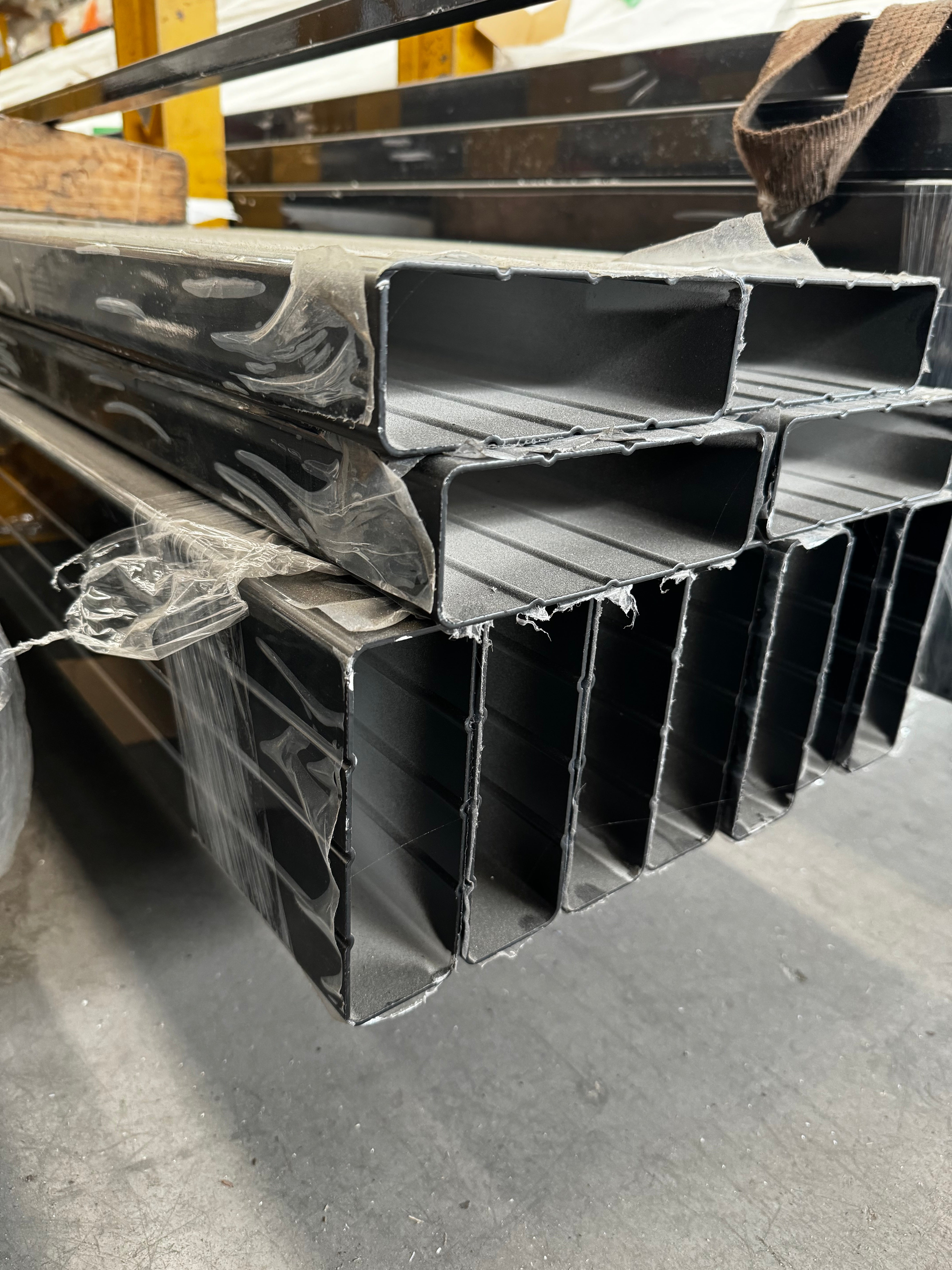 Aluminium Grooved Box 150x50x2.0 Black