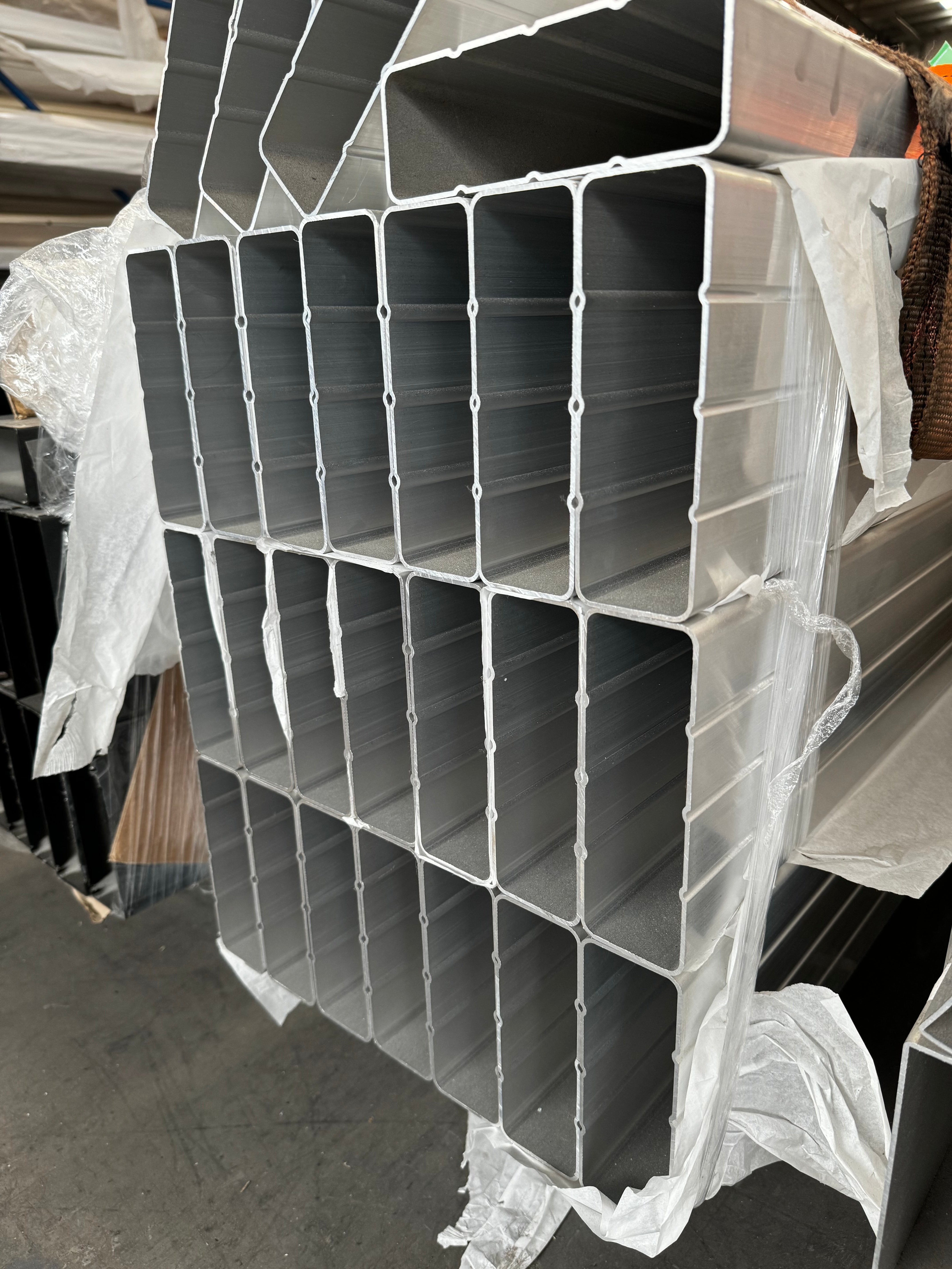 Aluminium Grooved Box 150x50x2.0 Mill